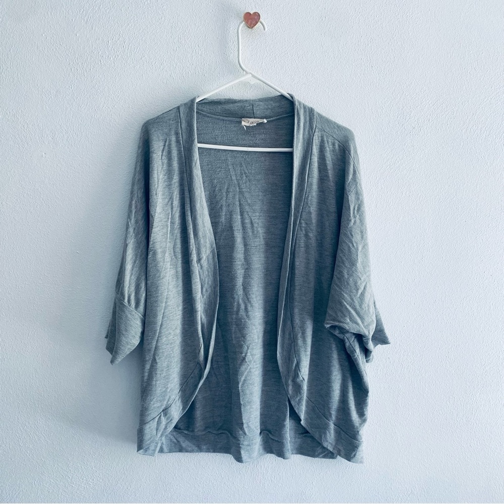 Lavish gray quarter sleeve cardigan